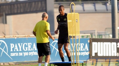 ניבאדלו ובוקי ירון באימון. הבלם מחלים בקצב טוב (ליאור טימור)