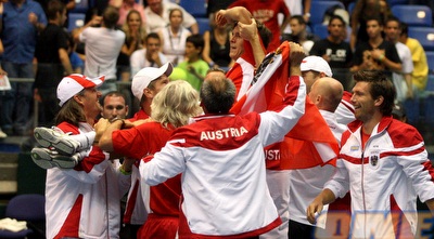 האוסטרים חוגגים (יניב גונן) האוסטרים חוגגים (יניב גונן)