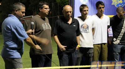 אנגלידיס, לוין, שעיה, יינו ופרץ חונכים מגרש לנוער (ליאור טימור)