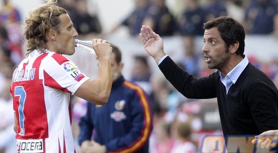 פולראן הבלתי מורגש מקבל הנחיות מסנצ´ה פלורס (רויטרס)