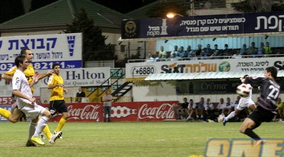 אבידור מחמיץ מול סאלם (ליאור טימור)