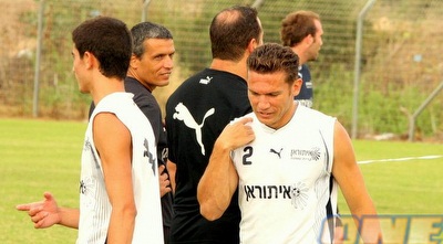 ברק בכר. ערך אימון אחרון במועדון כשחקן פעיל (משה חרמון) ברק בכר. ערך אימון אחרון במועדון כשחקן פעיל (משה חרמון)