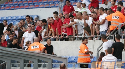 סדרנים. יש חשד כי בני משפחה של בעל החברה עובדים שם (רועי גלדסטון)