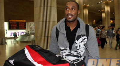 וויל סולומון בנחיתת הפועל ירושלים לאחר הניצחון בבלגיה (יניב גונן) וויל סולומון בנחיתת הפועל ירושלים לאחר הניצחון בבלגיה (יניב גונן)