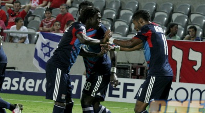 ורץ לחגוג את היתרון של הצרפתים (שי לוי) ורץ לחגוג את היתרון של הצרפתים (שי לוי)