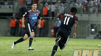 באסטוס רץ לחגוג את השני (שי לוי) באסטוס רץ לחגוג את השני (שי לוי)