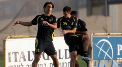 זיו באימון מכבי תל אביב. כאב ראש למזרחי (ליאור טימור)