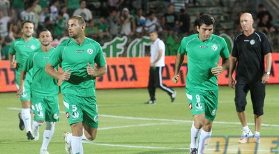 דבאלשווילי ומימון מתחממים (עמית מצפה) דבאלשווילי ומימון מתחממים (עמית מצפה)