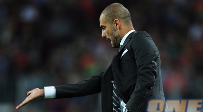 גוארדיולה מנסה להסביר לשחקנים איך לשחק. זה לא ממש עבד (GettyImages) גוארדיולה מנסה להסביר לשחקנים איך לשחק. זה לא ממש עבד (GettyImages)