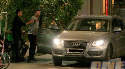 אלי טביב יוצא מבית החולים, הערב 