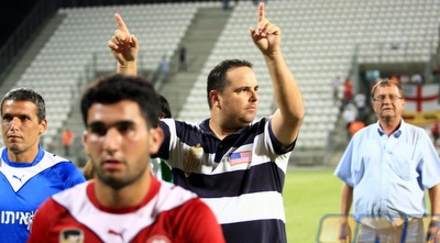 רן בן שמעון מודה לאוהדים (דרור עינב)