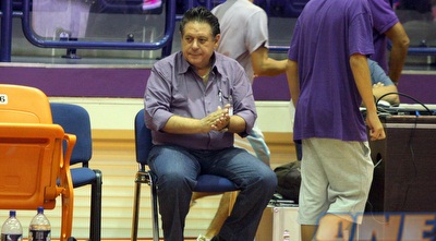 שאול אייזנברג. &qout; (משה חרמון)