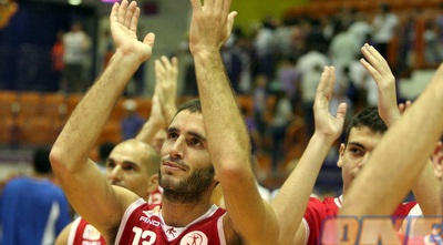 חיימוביץ´ מודה לאוהדים שהצפינו (משה חרמון) חיימוביץ´ מודה לאוהדים שהצפינו (משה חרמון)