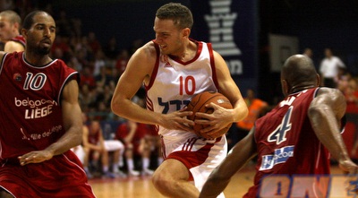 נעימי חודר לסל. נמצא במרכז הבלאגן (יניב גונן) נעימי חודר לסל. נמצא במרכז הבלאגן (יניב גונן)