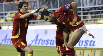 ווצי´ניץ´ מוריד מכנסיים (רויטרס) ווצי´ניץ´ מוריד מכנסיים (רויטרס)