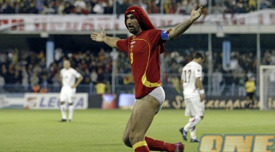 ...וחוגג בתחתונים (רויטרס) ...וחוגג בתחתונים (רויטרס)