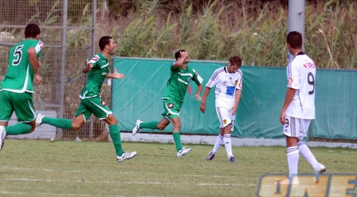 שחקני חיפה חוגגים את השער (עמית מצפה) שחקני חיפה חוגגים את השער (עמית מצפה)