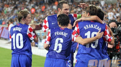 קרנצ´אר חוגג עם החברים בר&qout;ג. מזל שיש את ישראל לחזור לכושר (שי לוי)