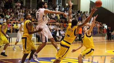 ווב מרחף. גם הוא לא עזר (עמית מצפה) ווב מרחף. גם הוא לא עזר (עמית מצפה)