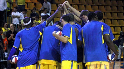 שחקני מכבי ת&qout;א (יניב גונן)