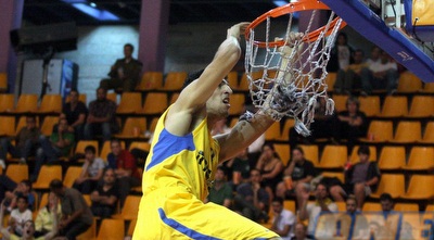 ליאור אליהו מטביע (יניב גונן)