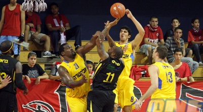 ליאור אליהו (משה חרמון)