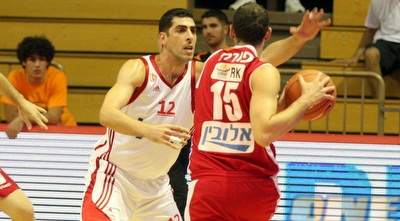 משה מזרחי שומר את גור פורת (משה חרמון)