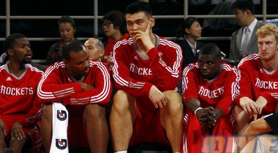 יאו מינג. הקהל הסיני נשאר נאמן לגיבור שלו (רויטרס) יאו מינג. הקהל הסיני נשאר נאמן לגיבור שלו (רויטרס)