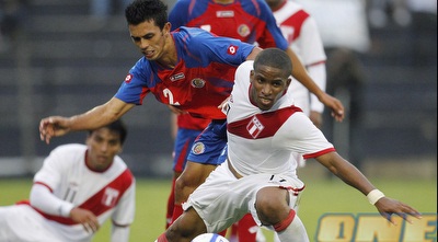 ג´פרסון פרפאן במדי נבחרת פרו (רויטרס)