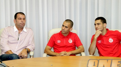 שכטר ו-ורמוט עם משה הראל (יוסי ציפקיס) שכטר ו-ורמוט עם משה הראל (יוסי ציפקיס)