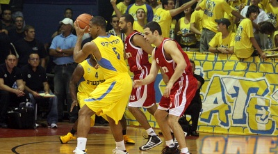 הנדריקס מול קוקיה (משה חרמון)