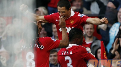 הרננדס חוגג עם אנדרסון ואברה (רויטרס)