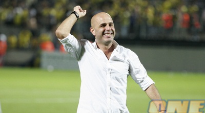 יוסי אבוקסיס. רוצה להשאיר את השחקנים שמסיימים חוזה יוסי אבוקסיס. רוצה להשאיר את השחקנים שמסיימים חוזה