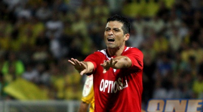 אופיר חיים טוען לדחיפה עליו: &qout;היה עלי פנדל ברור&qout; (יניב גונן) אופיר חיים טוען לדחיפה עליו: &qout;היה עלי פנדל ברור&qout; (יניב גונן)