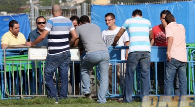 גל חצור, תומר סיני ואפי צפריר משוחחים עם האוהדים (שי לוי) גל חצור, תומר סיני ואפי צפריר משוחחים עם האוהדים (שי לוי)