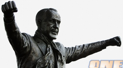 הפסל של ביל שאנקלי. אגדה מקומית (רויטרס) הפסל של ביל שאנקלי. אגדה מקומית (רויטרס)