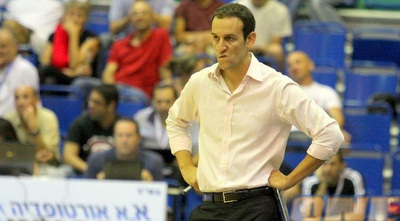 ועכשיו ממתין להם עודד קטש (משה חרמון)