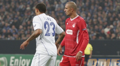 דה סילבה וג´ונס (רועי גלדסטון)