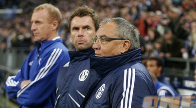 מגאת´. &qout;ענינו למבקרים&qout; (רועי גלדסטון)