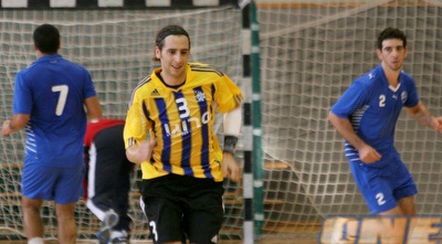 יואב נאמן. הטוטו משקיע גם בכדוריד (גיא איזנר) יואב נאמן. הטוטו משקיע גם בכדוריד (גיא איזנר)