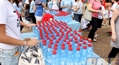 בקבוקי מים (יניב גונן) בקבוקי מים (יניב גונן)