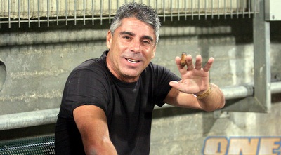 פרוספר אזגי (יניב גונן) פרוספר אזגי (יניב גונן)