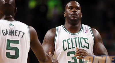 גארנט ושאקיל מרוצים. הובילו את בוסטון לניצחון (רויטרס) גארנט ושאקיל מרוצים. הובילו את בוסטון לניצחון (רויטרס)