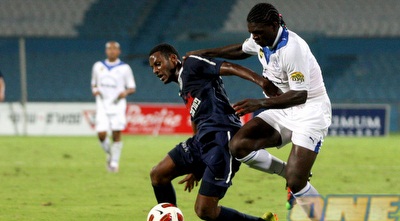 מתיאס משתלט על דגו. השחקן הצעיר קיבל מחמאות (יניב גונן) מתיאס משתלט על דגו. השחקן הצעיר קיבל מחמאות (יניב גונן)