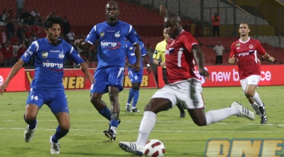 טוטו תמוז בועט לשער (רועי גלדסטון) טוטו תמוז בועט לשער (רועי גלדסטון)