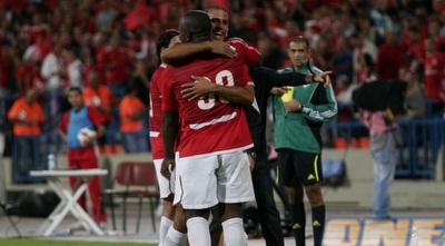 אביחי ידין מברך את תמוז (רועי גלדסטון) אביחי ידין מברך את תמוז (רועי גלדסטון)