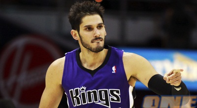 כספי חוגג במדי סקרמנטו (רויטרס)