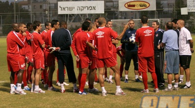 שחקני הפועל ת&qout;א (רועי גלדסטון)