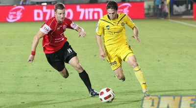 אבידור מול ורד. גם הוא לא הביא שינוי למשחק של מכבי (עמית מצפה) אבידור מול ורד. גם הוא לא הביא שינוי למשחק של מכבי (עמית מצפה)