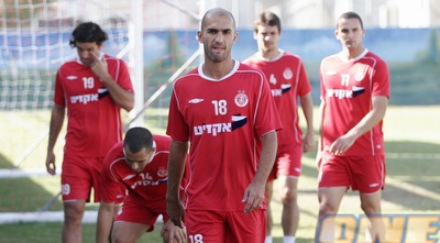 שי אבוטבול. בהפועל כועסים: &qout;לא חייבים שקל&qout; 